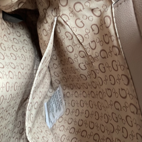 GUESS Women's Logo Patent Quilted Large Tote Bag Handbag .NWNT - Picture 9 of 9